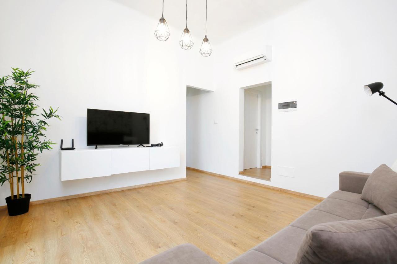 Appartamenti Diffusi Di Villa Fiorita Con Accesso Alle Piscine Della Struttura Principale Cattolica Exterior foto