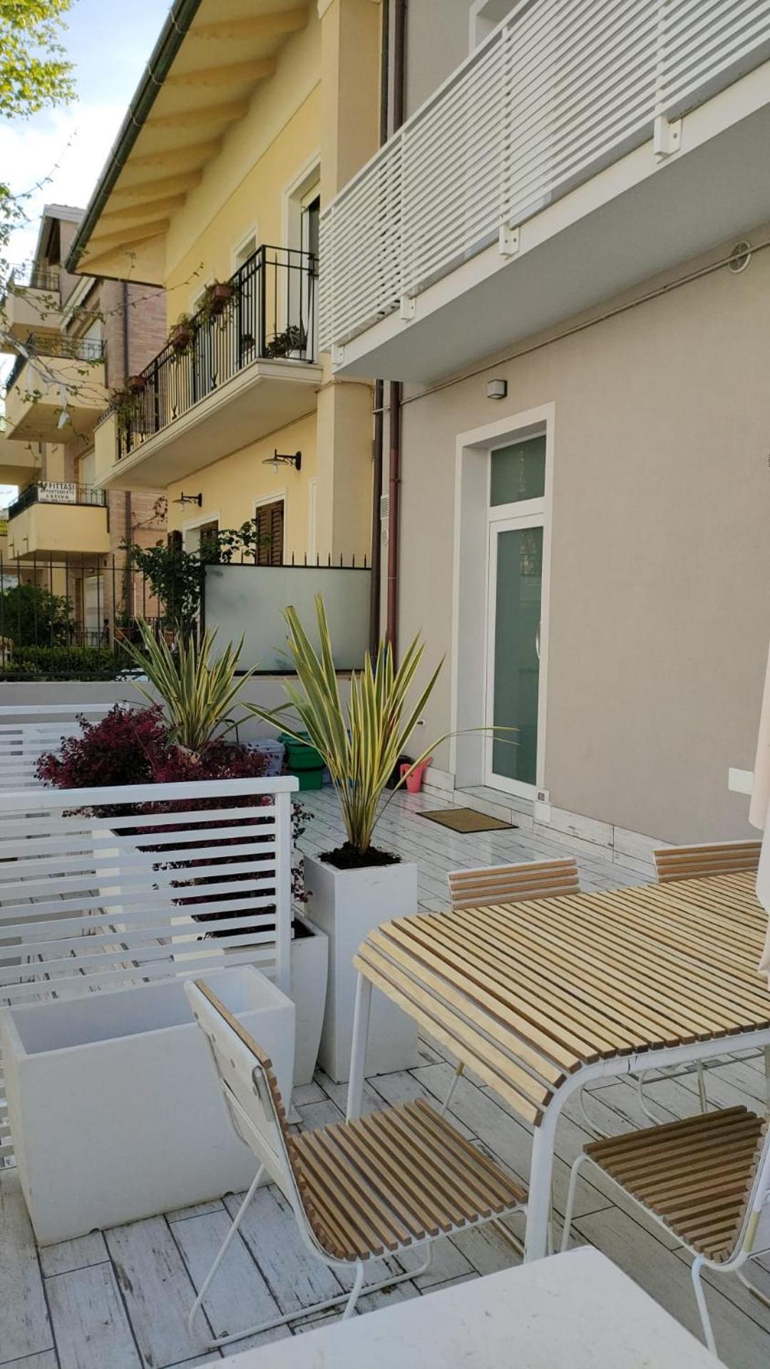 Appartamenti Diffusi Di Villa Fiorita Con Accesso Alle Piscine Della Struttura Principale Cattolica Exterior foto