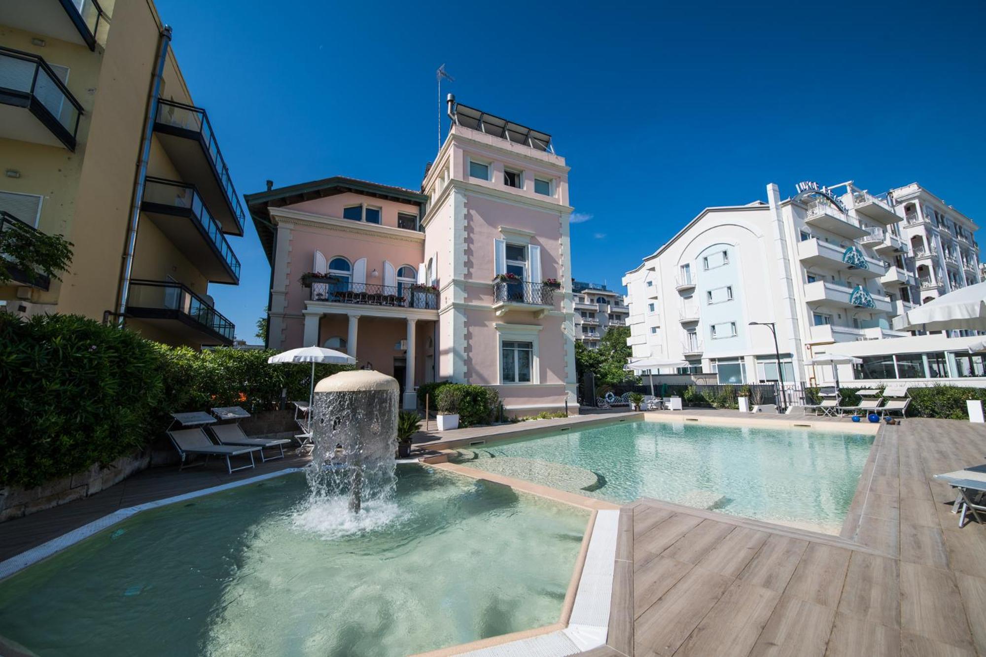 Appartamenti Diffusi Di Villa Fiorita Con Accesso Alle Piscine Della Struttura Principale Cattolica Exterior foto